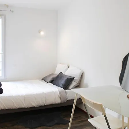 Practical In The Heart Of La Defense *